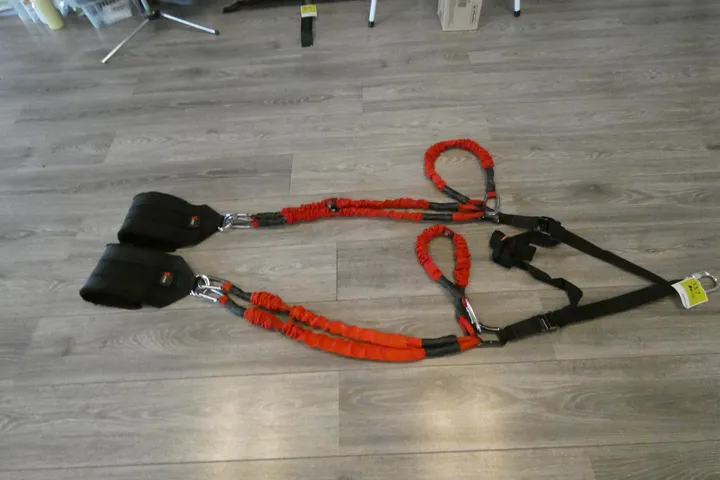 4D Pro ReAction Trainer, Gurtsystem mit Expandern, schwarz/rot